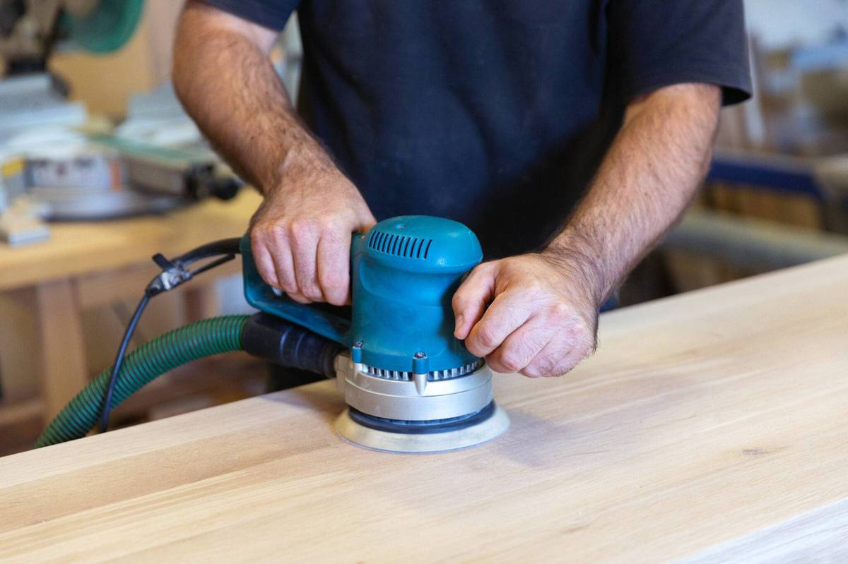 Best Orbital Sander for Furniture Refinishing: A Buyer's Guide